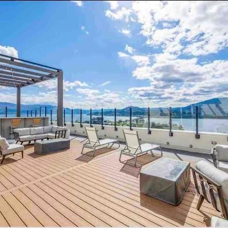 Amazing Brand New Lakeview Condo Downtown Kelowna Ngoại thất bức ảnh