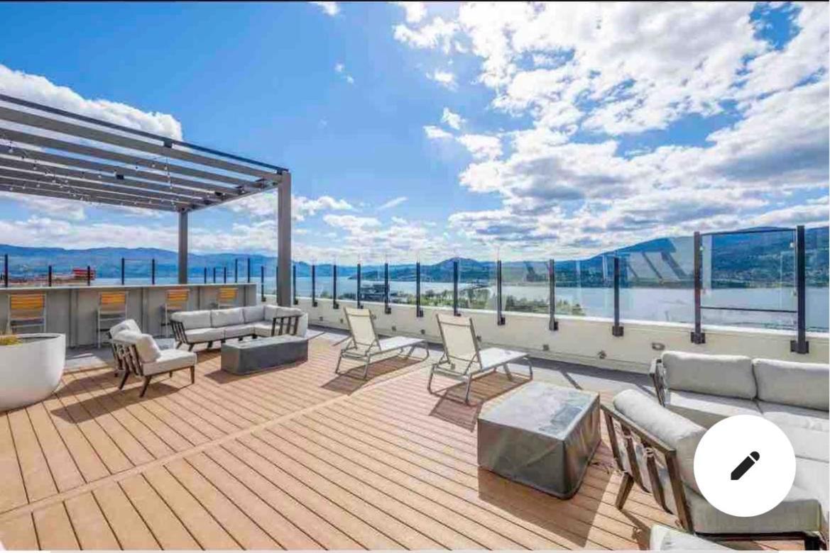 Amazing Brand New Lakeview Condo Downtown Kelowna Ngoại thất bức ảnh